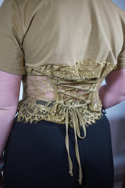 T-shirt con corsetto