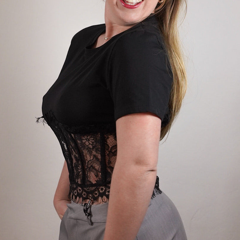 T-shirt con corsetto